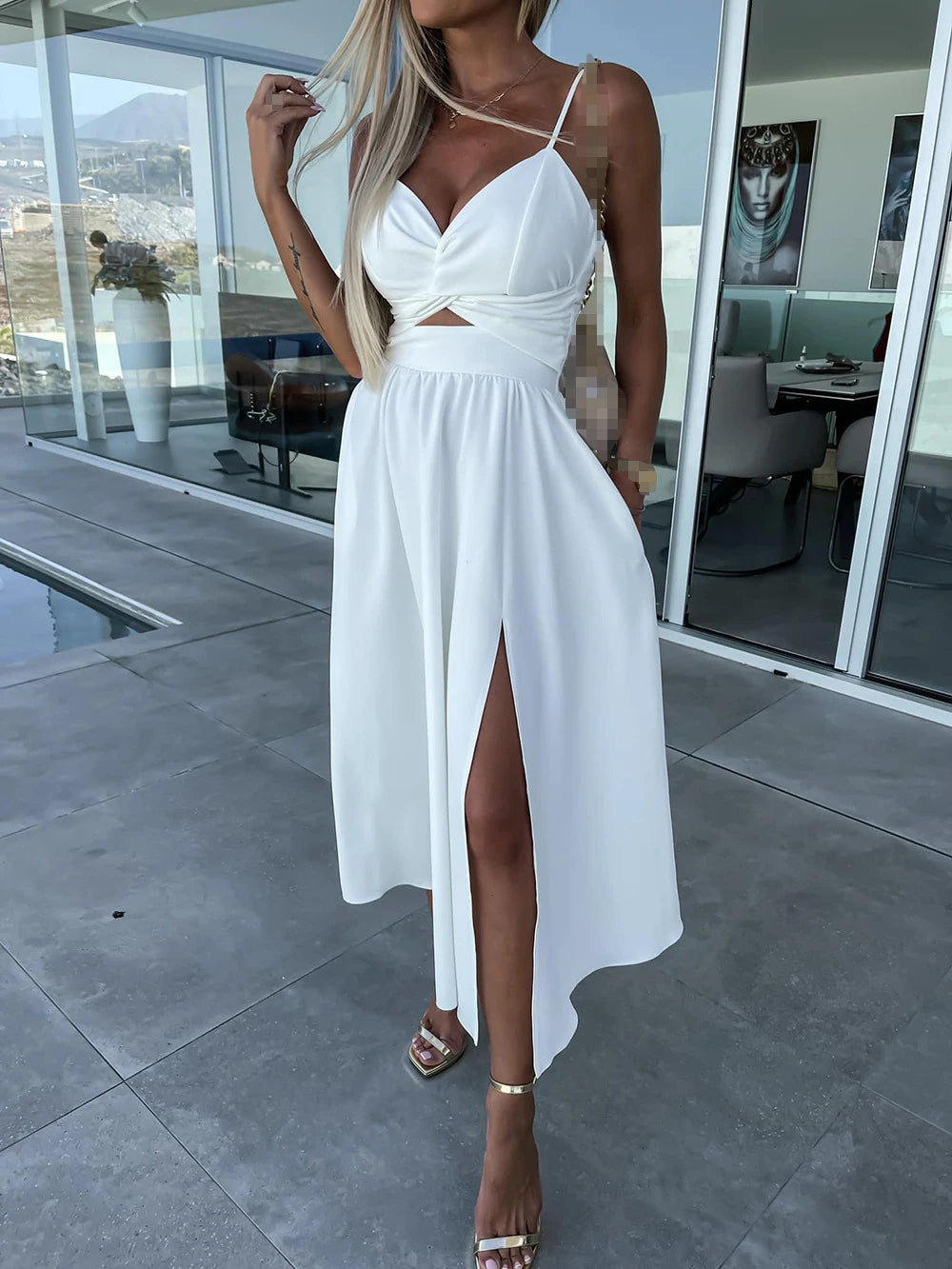 Robe d’Été à Bretelles Col V – Élégance Fluide & Style Corset Décontracté